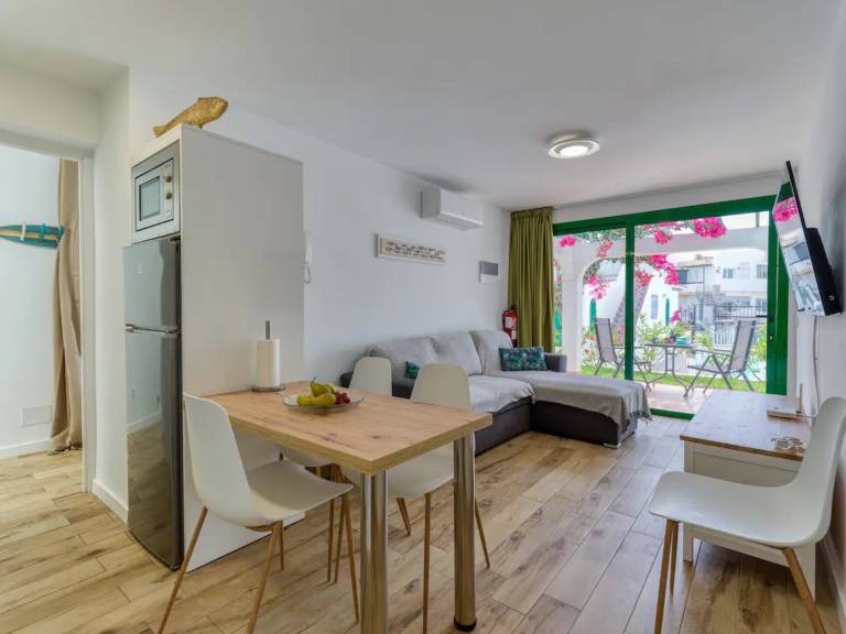 Vacation Apartment 'Elegante Apartamento 5 Min De Playa' with Shared Pool — photo 5