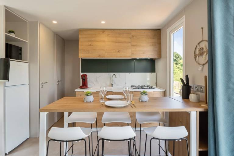Chalet with BBQ, yard & terrace — photo 4