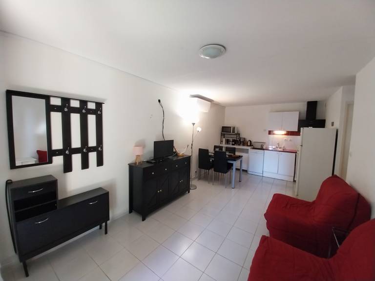 Wonderful rental apartment with pool, terrace & yard | Close to the beach | Pets are welcome — photo 3