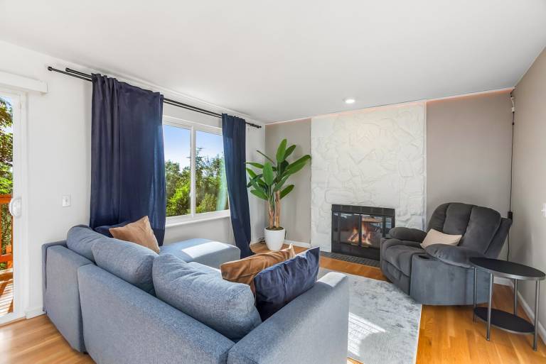 House  Burien