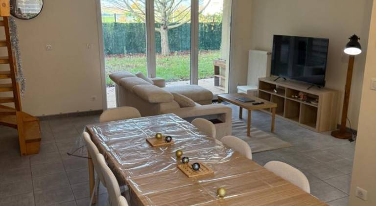 Villa with 4 rooms for 10 persons in Bourges