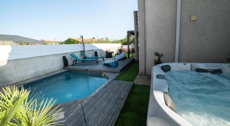Nice vacation home with hot tub & pool | Pet-friendly — photo 3