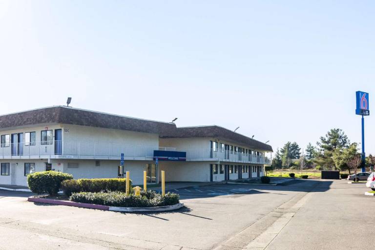 Motel 6 Oroville, CA — photo 4