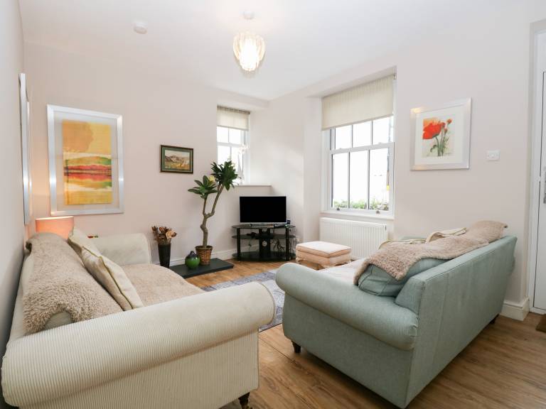 Family-friendly cottage with yard | Pets are welcome — photo 3