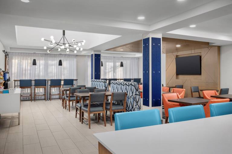 Holiday Inn Express Hotel & Suites Greensboro - Airport Area By IHG — photo 3