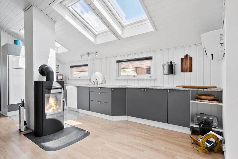 House with jacuzzi, terrace & grill — photo 4