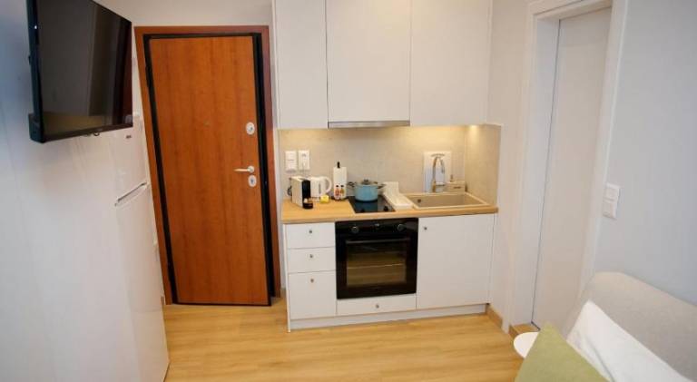 Apartment with hot tub & terrace | Next to Acropolis of Athens | Suitable for remote work — photo 3