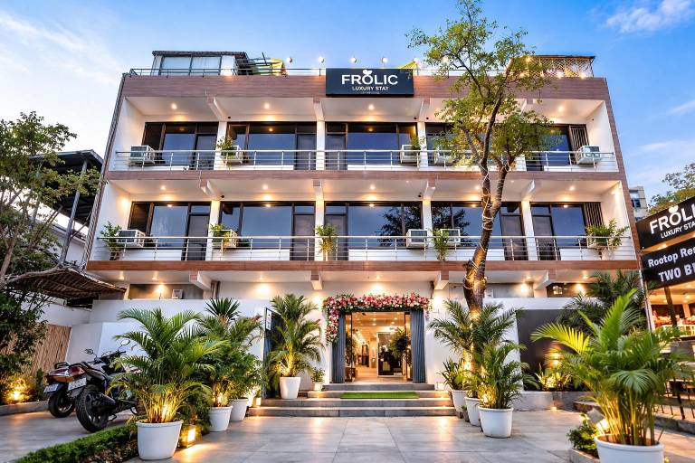 Frolic Hotel Near Sec 52 Noida Metro Station in Noida