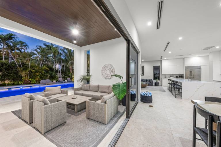 Brand new Villa with Pool/Jacuzzi/GameRoom — photo 4