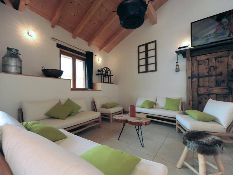Terrace, balcony, fireplace or stove, parking, tv, 150m², Les Menuires — photo 3