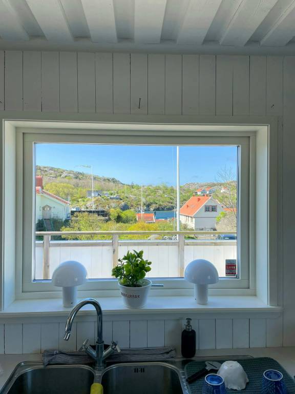 House with grill, yard & terrace | Water view — photo 5