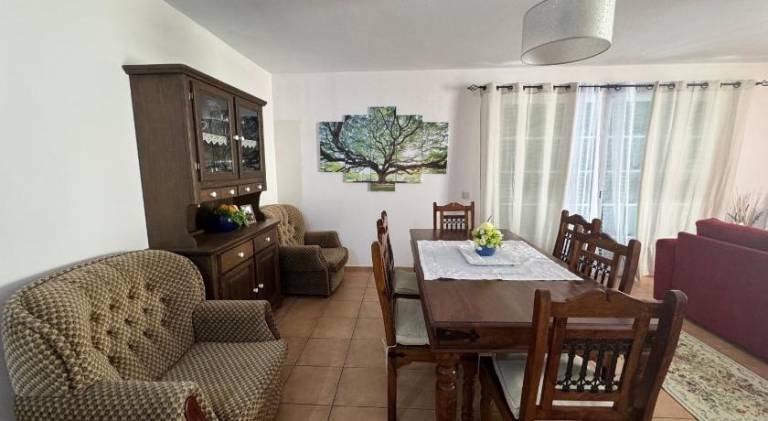 Vacation home with barbeque & patio | Pets allowed — photo 2