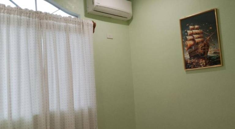 Hidden Valley Guest House in Daanbantayan