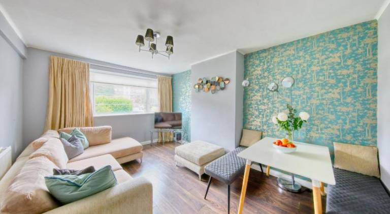 Holiday apartment with 2 rooms for 4 persons in Kingston Upon Thames