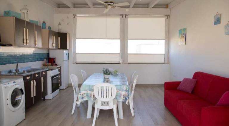 Apartment with patio — photo 4