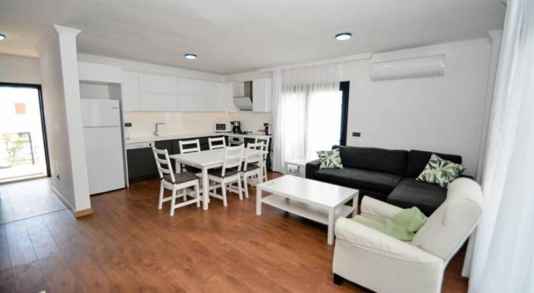 300m to Beach 2 Bedroom Upstairs Flat with Pool B2 - Yeni Dunya Bodrum — photo 2