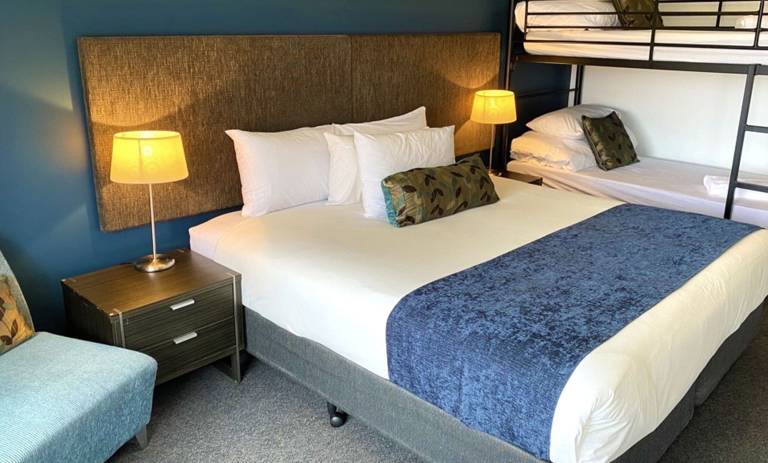 Motel Queanbeyan City Council