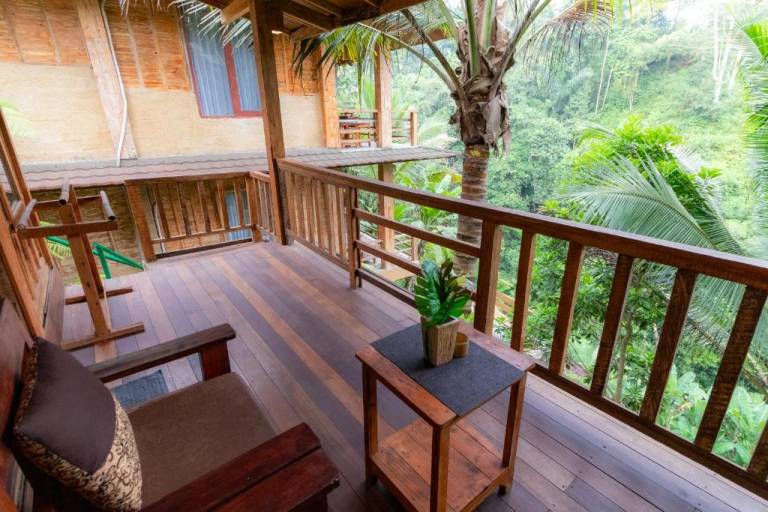 Dedicated room with hot tub & pool in Tegallalang