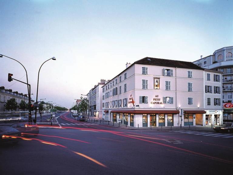 Hotel Au Petit Caporal in Creteil