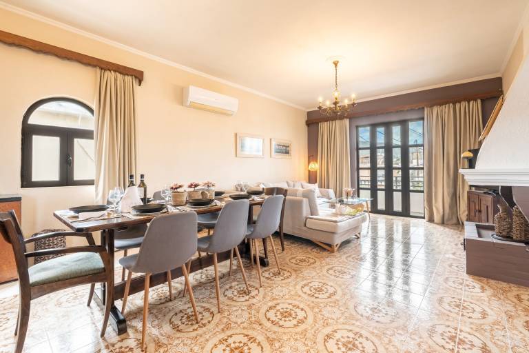 Apartment 'Afentika Grand Flat' with Mountain View, Wi-Fi and Air Conditioning in Rhodes