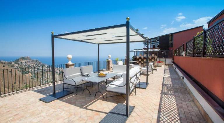 Vacation home with hot tub, terrace & yard — photo 2