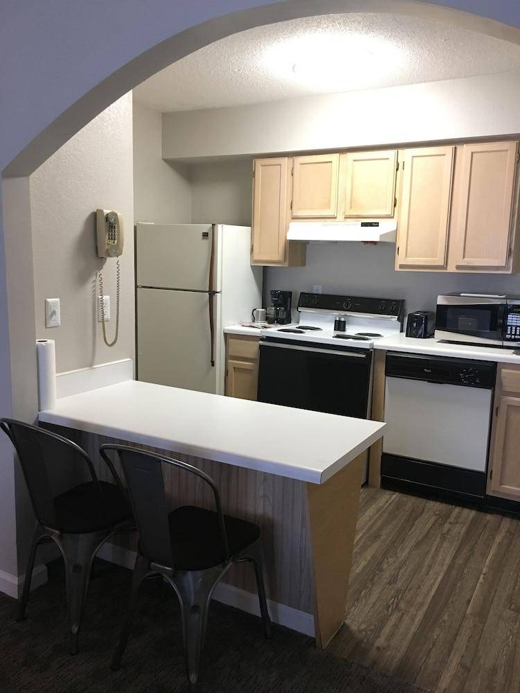Ambassador Inn — photo 4