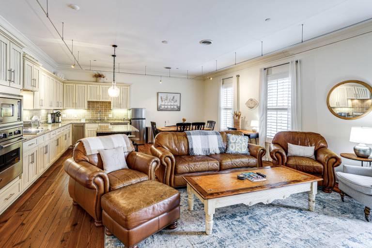 Steps to Oxford Square: Ole Miss Game Day Condo — photo 5