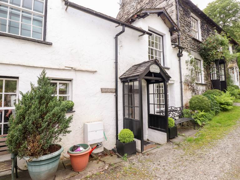 Child-friendly cottage with yard | Pets are welcome in Ambleside