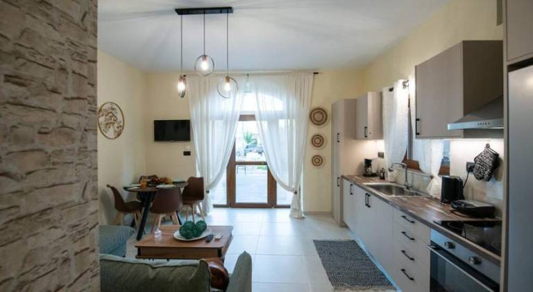 Rental apartment with patio in Platanias