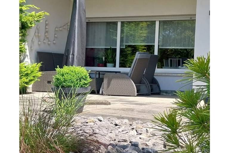 Fully equipped lovely house with yard, BBQ & patio | Pets are welcome — photo 4