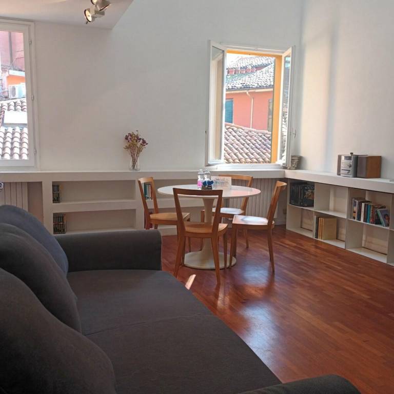House | Close to Two Towers in Bologna