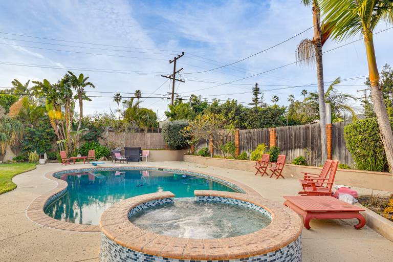 4 Mi to Dtwn Long Beach Private Poolside Oasis