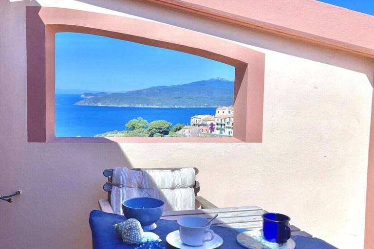 House with grill, garden & patio in Capoliveri
