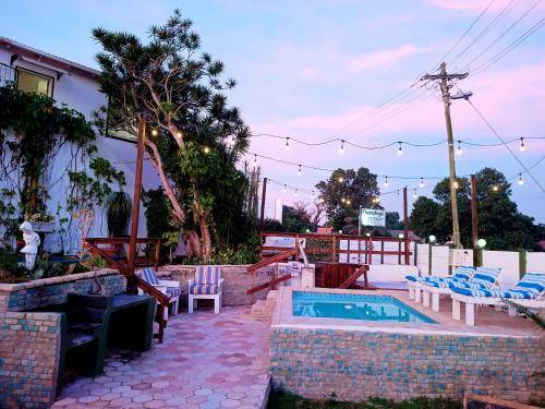 Queensburgh B&B or Self Catering