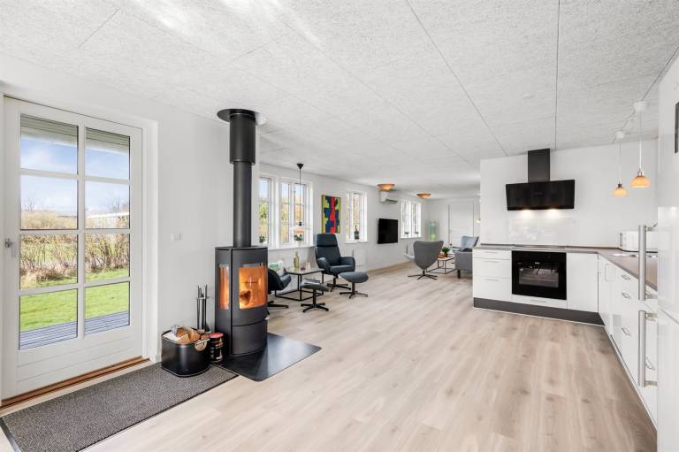 Family-oriented big vacation home with sauna, hot tub & terrace | Pets are welcome — photo 3