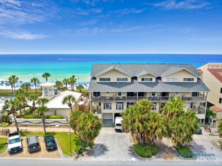 Silver Beach Retreat Beachfront & FREE VIP Package Beach Chair Service in Destin, FL