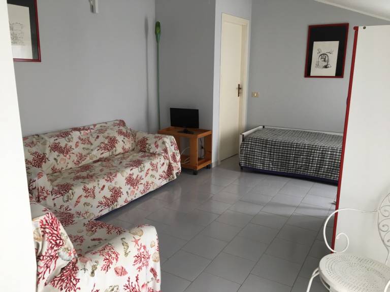 Child-friendly beautiful rental apartment with patio | Sea view | Next to the beach | Pets allowed — photo 3