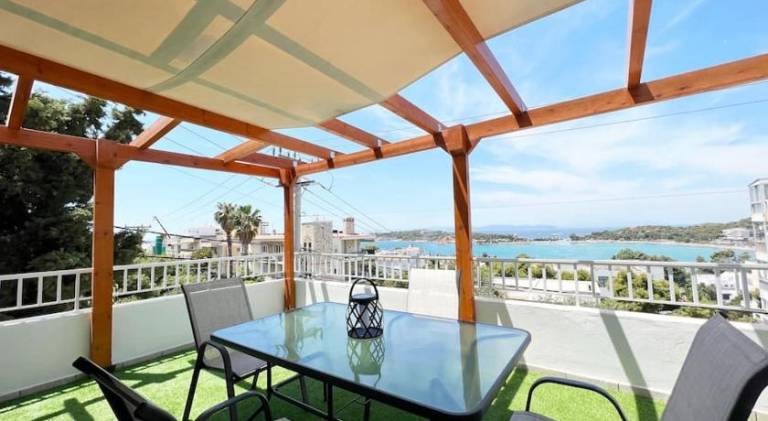 Apartment with patio | Suitable for remote work in Vari-Voula-Vouliagmeni
