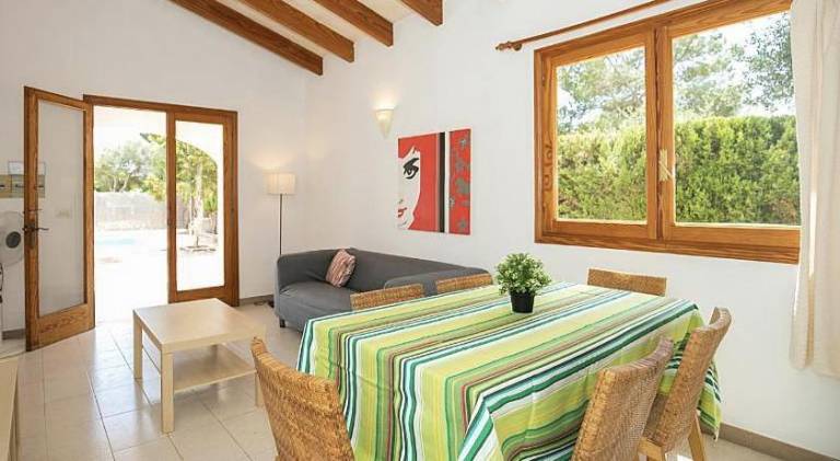 Pleasant vacation home with terrace, garden & private pool | Pets allowed — photo 4
