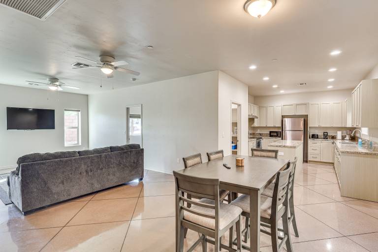 Hike & Explore: Apt 3 Mi to Lake Havasu & Dtwn! in Lake Havasu City, AZ