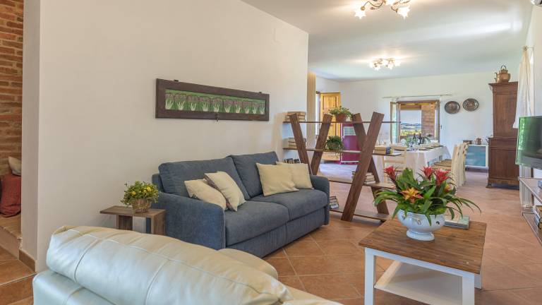 Villa with private pool, barbeque & yard | Garden view — photo 4