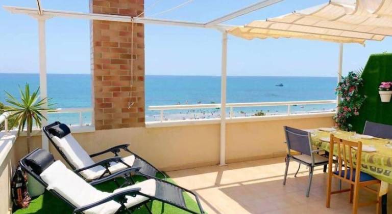 Apartment with pool, garden & patio in Oropesa del Mar