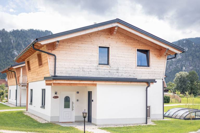 Chalet with yard, sauna & terrace | Mountain view — photo 4