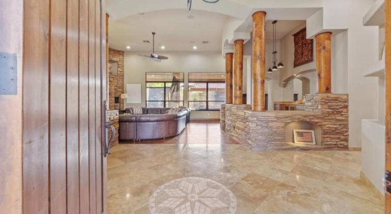 Sleeps 25 • Heated Pool and Spa • Pickleball Court — photo 5