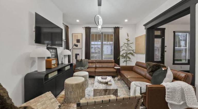 Sauna - GameRoom - Lux Design - 5 Beds - Sleeps 10 in Franklin, OH