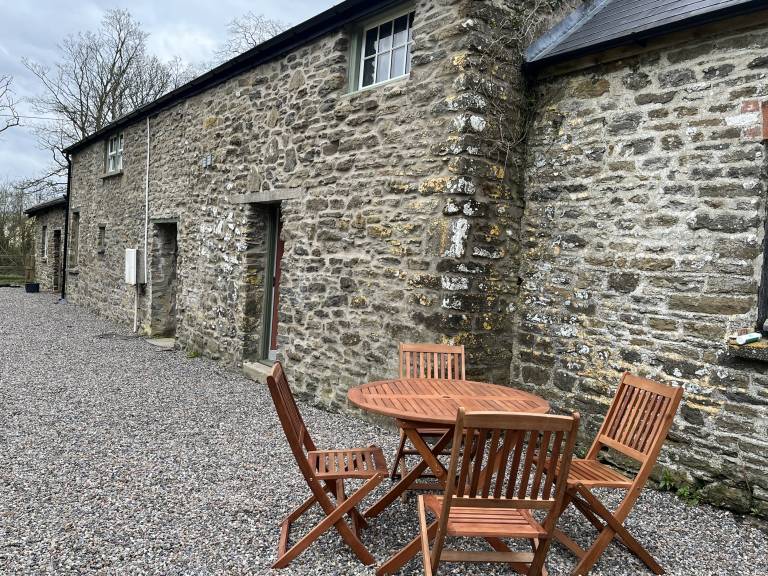 Child-friendly wonderful cottage with garden | Pet-friendly in Carmarthen