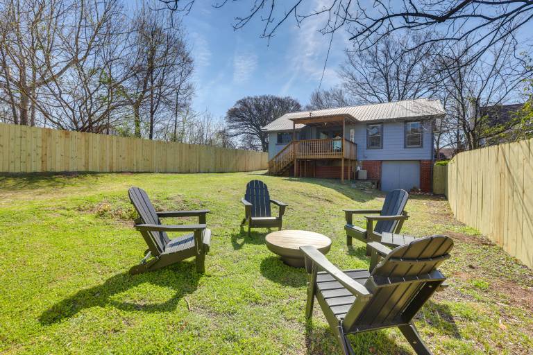 Walk to Amphitheater & Stadium Home w Deck