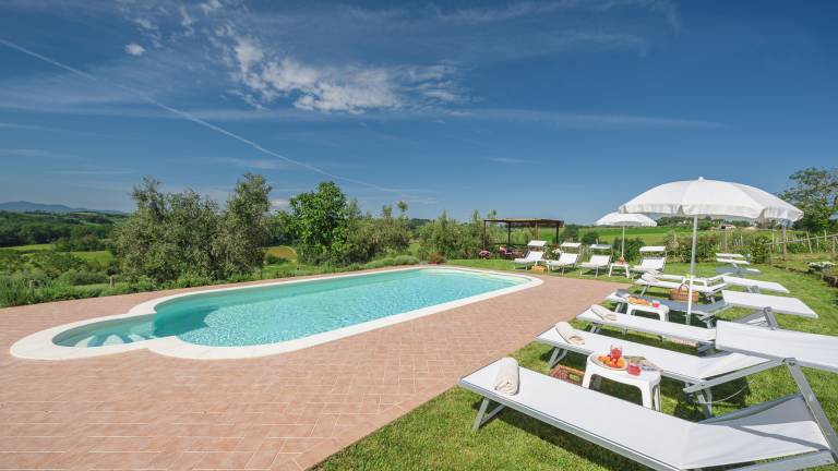 Fully equipped beautiful villa with private pool, garden & barbeque | Perfect for remote work | Pets are welcome — photo 3