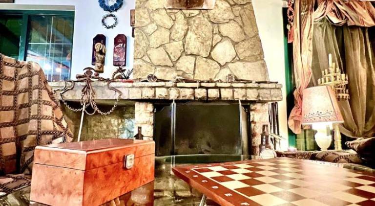 Vacation home with patio, yard & jacuzzi | Pets are welcome — photo 3