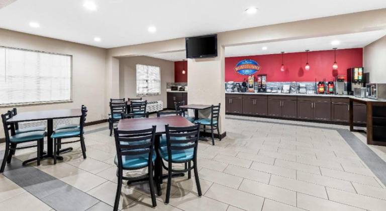 Baymont by Wyndham Port Arthur/Groves Area — photo 5